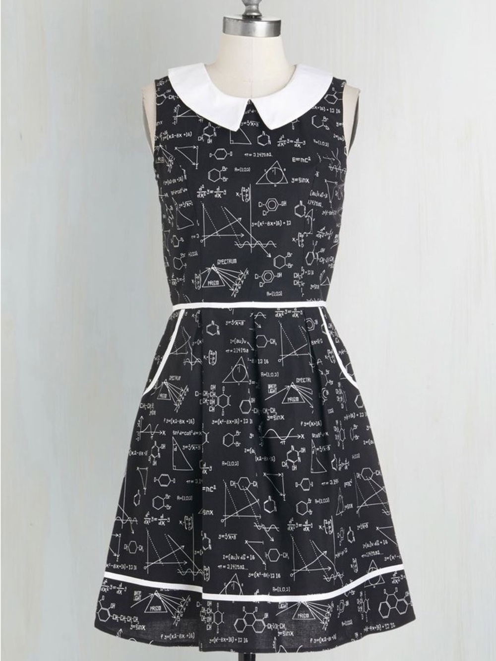 Retro Math Print Dress ➗
